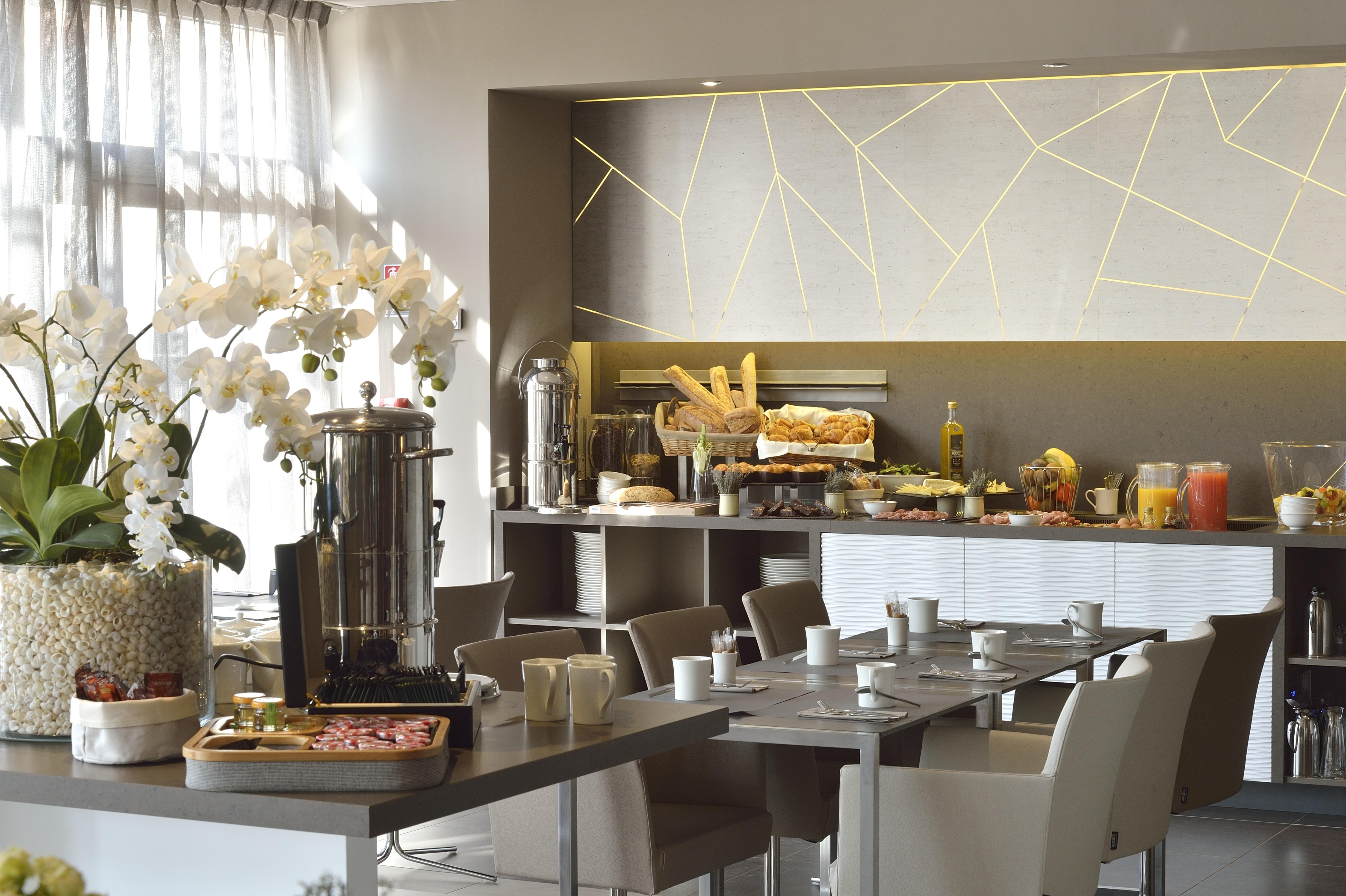 Ac Hotel By Marriott Marseille Prado Velodrome Ngoại thất bức ảnh