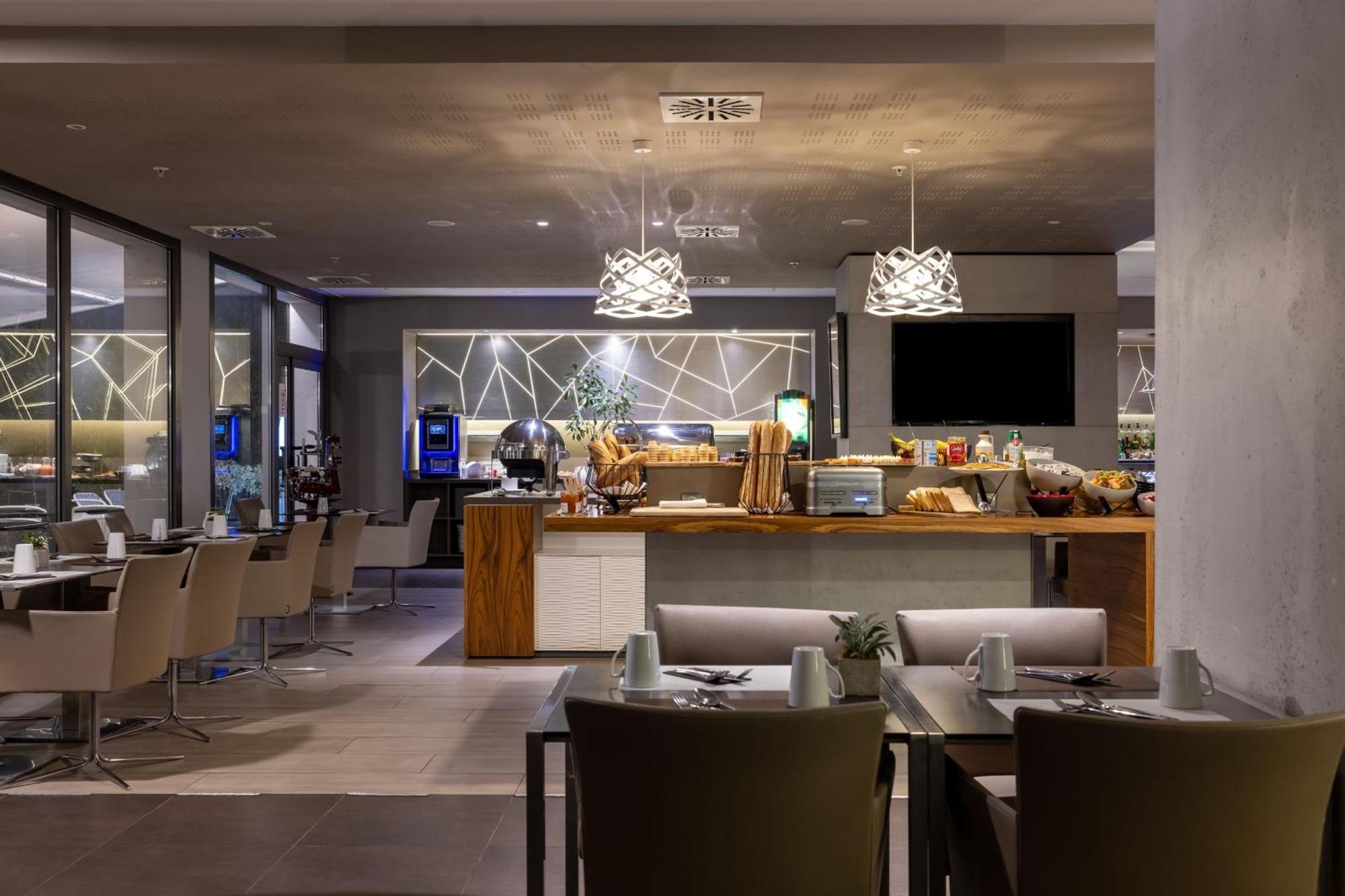 Ac Hotel By Marriott Marseille Prado Velodrome Ngoại thất bức ảnh