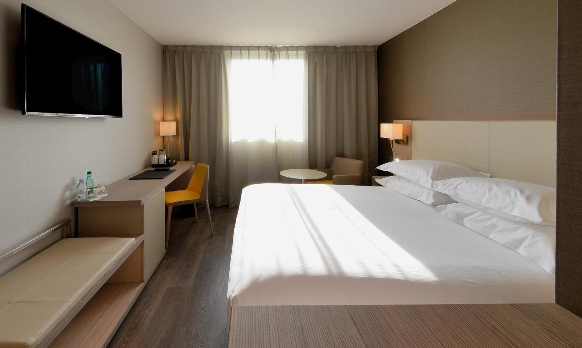 Ac Hotel By Marriott Marseille Prado Velodrome Ngoại thất bức ảnh